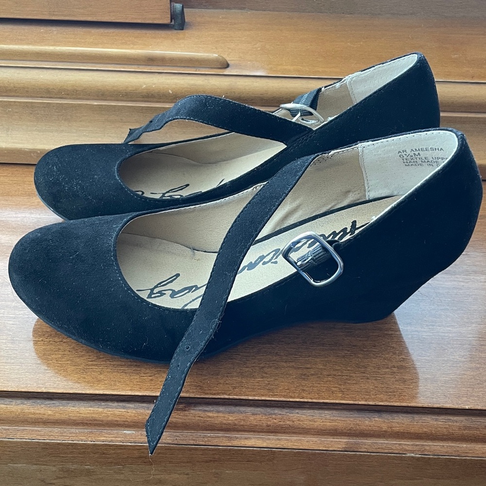 American Rag Black Ameesha Wedge - Size 6.5M. Excellent Used condition. - Picture 2 of 7